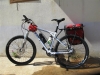 Jolanda\'s nieuwe fiets. Klaar voor gebruik. Fijn dat ie zo licht is, dan maakt t niet uit dat ik een oversized veel te zwaar verlengstukje voor het bagagerek heb moeten maken.